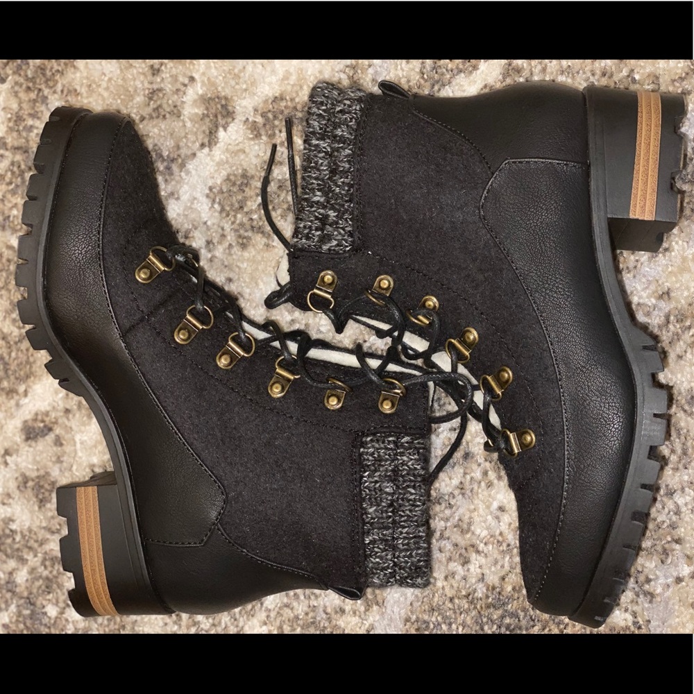 JustFab Black booties size 8 NEW in box